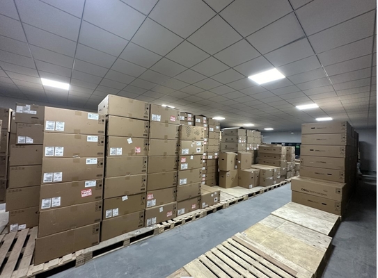 Dell PowerEdge T550 Intel Xeon 타워 서버 2.1GHz 랙 서버는 출하 준비되어 있습니다